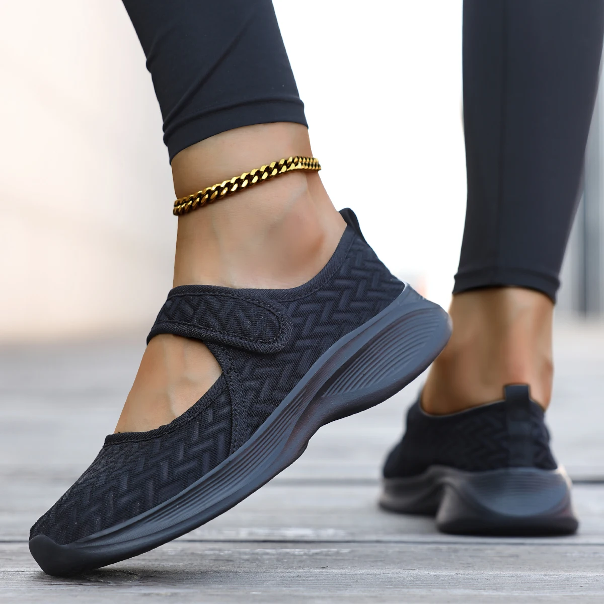 Sommerliche Damenschuhe, atmungsaktive Freizeitschuhe, Slip-On-Mesh-Schuhe, flache Schuhe, lockere und leichte Arbeitsschuhe, verstellbare Outdoor-Wanderschuhe, flache Schuhe, Mesh-Schuhe, große, atmungsaktive Reiseschuhe mit hohem Netzgewebe, die zu jeder Jahreszeit getragen werden können. – Detail 4