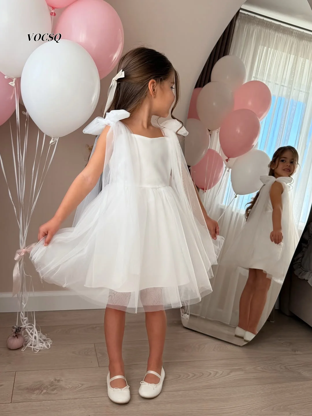 Flower Girl Dress 2026 White Mesh Cape Design Bow Strap Tulle Skirt Toddler Wedding Ceremony Kids Formal Party Gown Customized