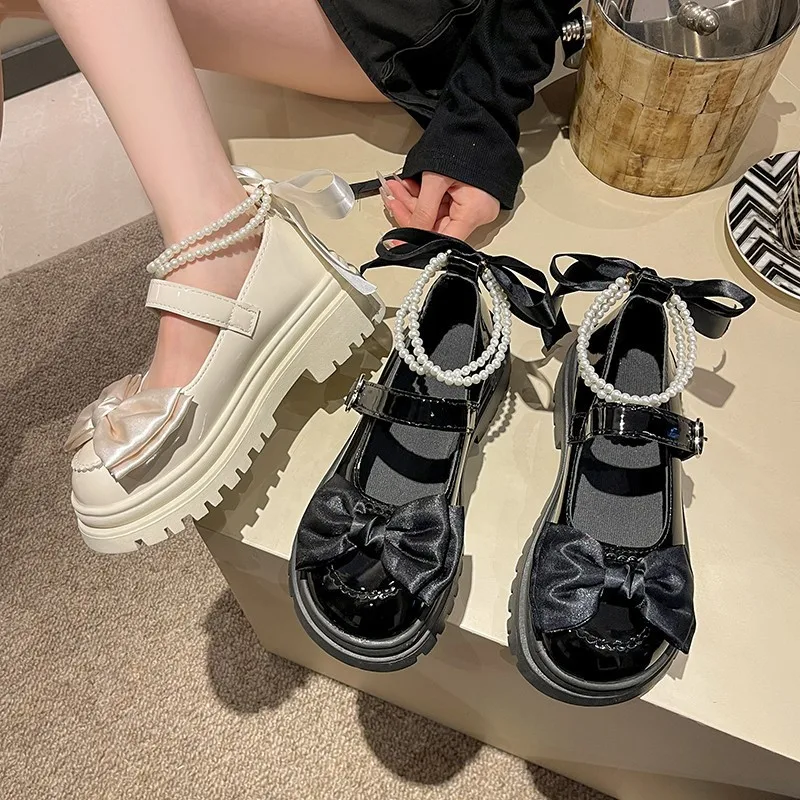 

Патент «Лолита — стиль» — кожа Мэри Джейн, бант и жемчуг — украшенные массивным каблуком, идеально подходит для повседневного использования и нарядов JK