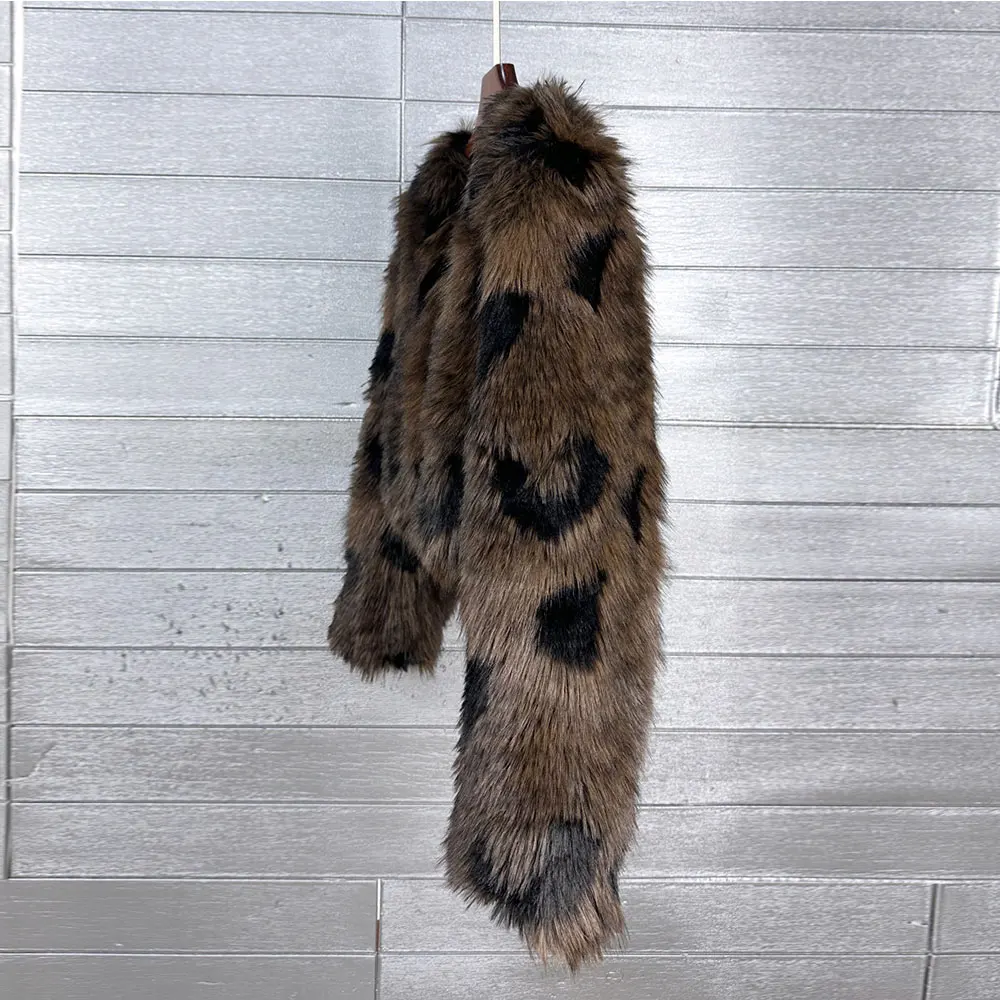 혼 버튼 숏 인조 여우털 코트 여성 겨울 플러피 재킷 레오파드 프린트 플러시 퍼 코트 플립 칼라 여성 아우터웨어 2024