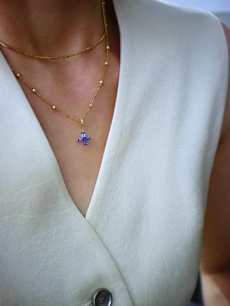 KUGG 100% 18K عقد ذهب أصفر أنيق الصليب قلادة اللون الطبيعي الياقوت قلادة للنساء هدية للذكرى السنوية الراقية