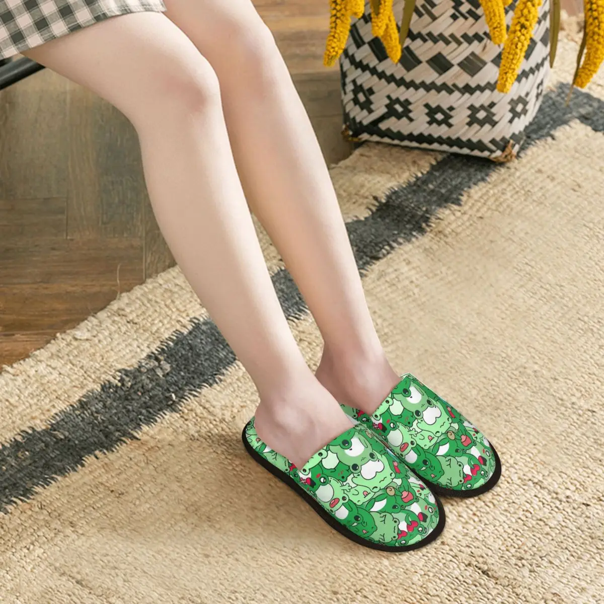 Custom Crowded Cute Frog Pattern Slippers Memory Foam Warm Soft Women House Slipper Bedroom Comfy Shoes