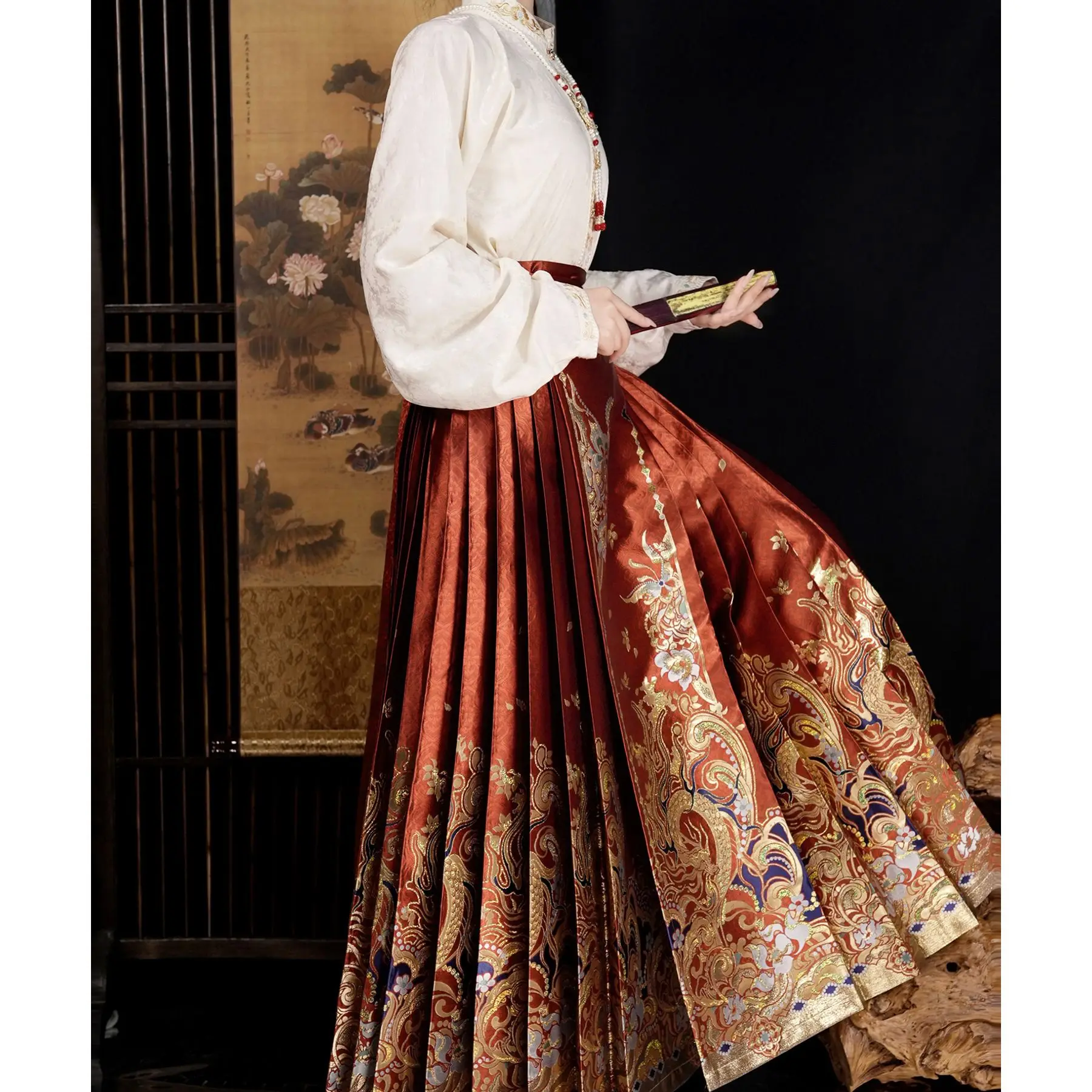 Grasping Fenghua[Long Yue Fu Nian]Hanfu Ming Weaving Gold Imitation Makeup Flower Horse Face Skirt