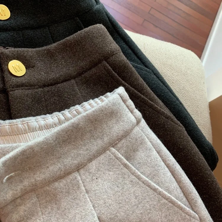 Damen-Shorts aus dicker Wolle mit weitem Bein, Herbst-Winter, neue High-Waist-Shorts, locker geschnitten, gerade geschnitten, Bootcut-Shorts, lässige Oberbekleidung – Detail 4