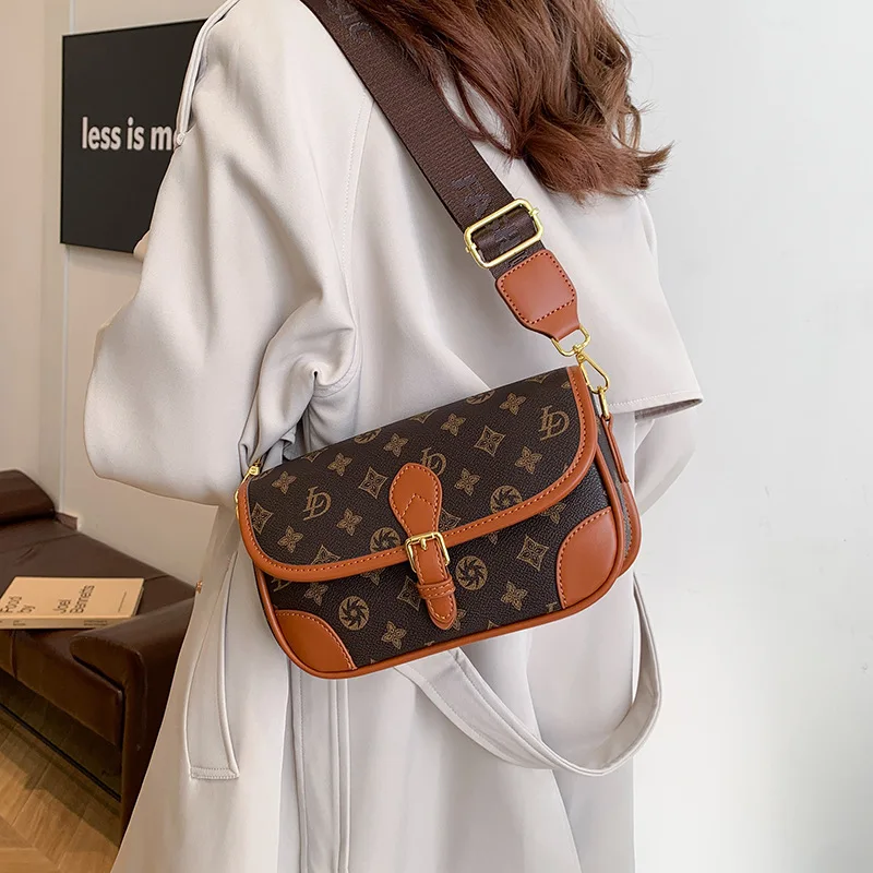 

New Nurse Bag European and American Light Luxury Contrasting Color Shoulder Messenger Bag Fashionable Portable Temperament
