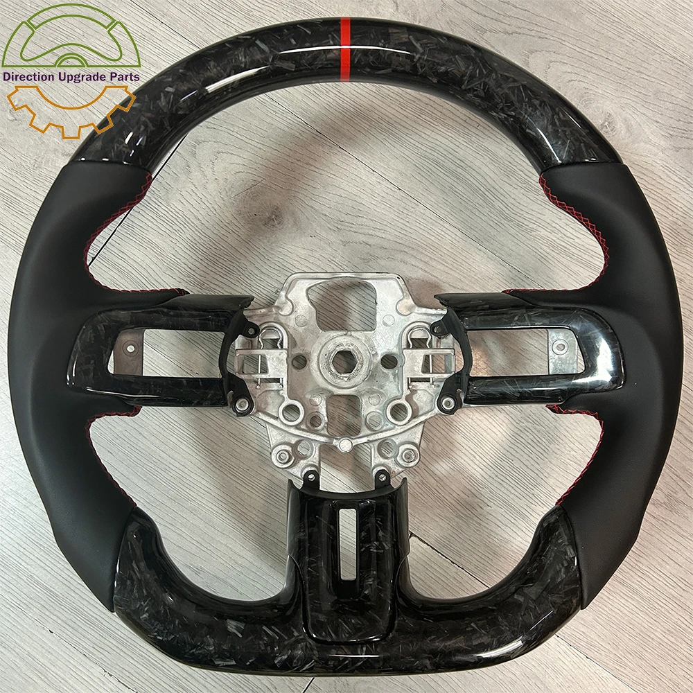 

Кованая кожа из углеродного волокна с красной строчкой на руле, для Ford Mustang 2017-2024 гг.