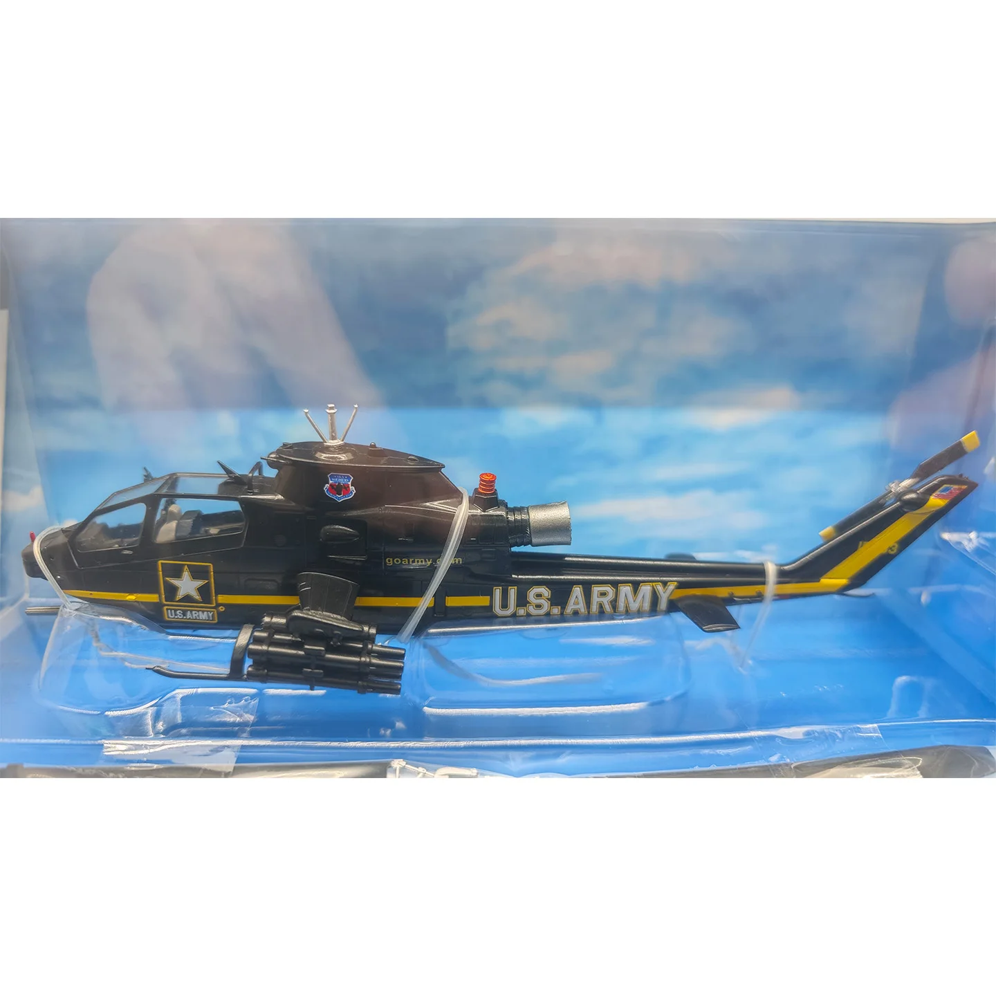 Spot EM 36900 1:72 US AH-1FSky helicopter model static finished model (out of print)
