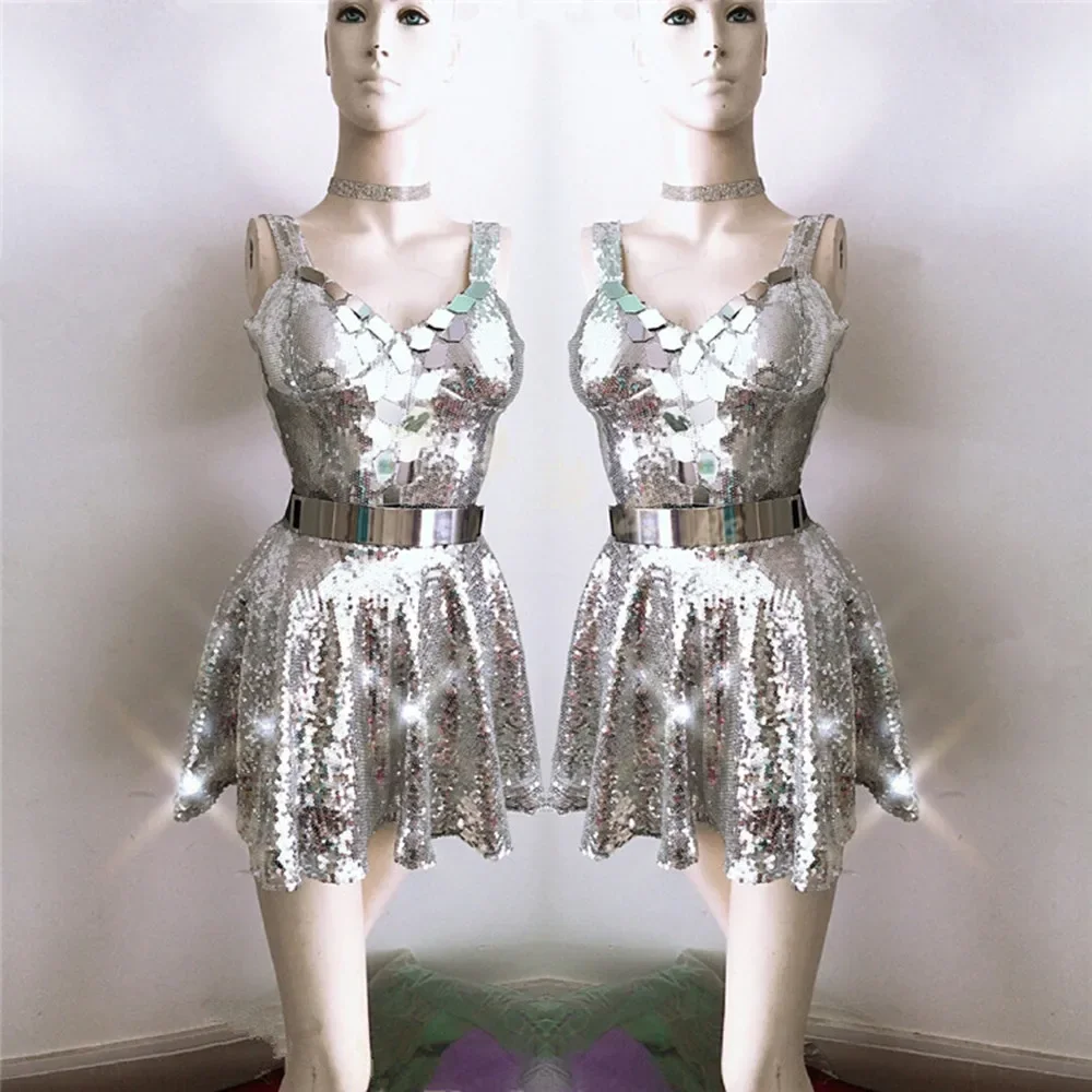바 나이트 클럽 콘서트 공연 댄스 의상 실버 미러 스팽글 슬링 짧은 드레스 여성 가수 댄서 쇼 파티 무대 착용