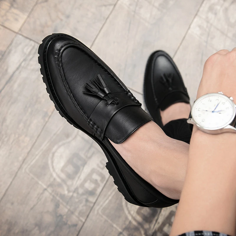 

Мужские свободные туфли без шнуровки с кисточками, повседневные кожаные волосы oes, модные волосы с острым носком Briti, удлиняющие волосы синего цвета