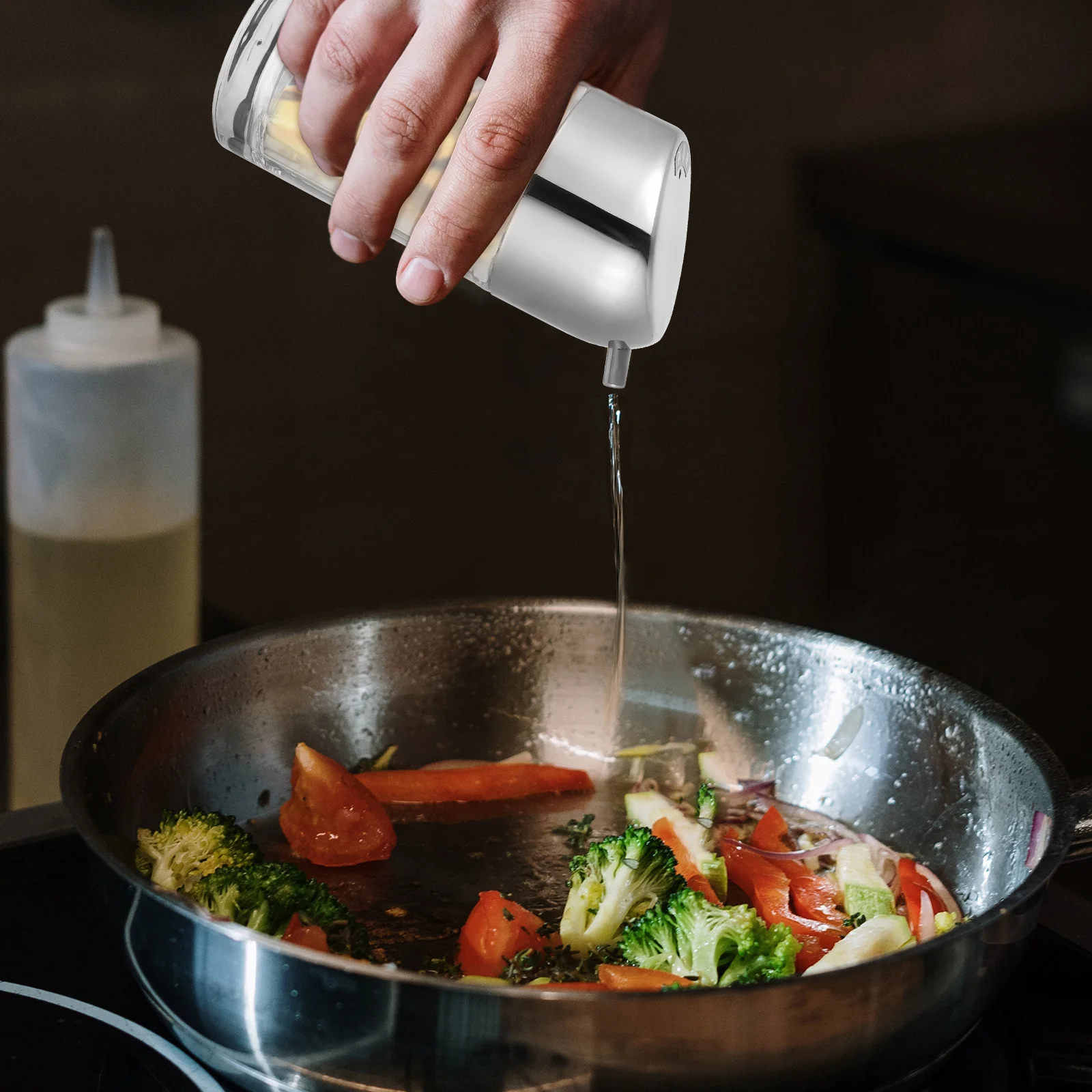 

1Pcs Leakage-Proof Oil Bottle Acrylic Kitchen Condiment Dispenser for Soy Sauce Vinegar Olive Oil Seasoning Storage