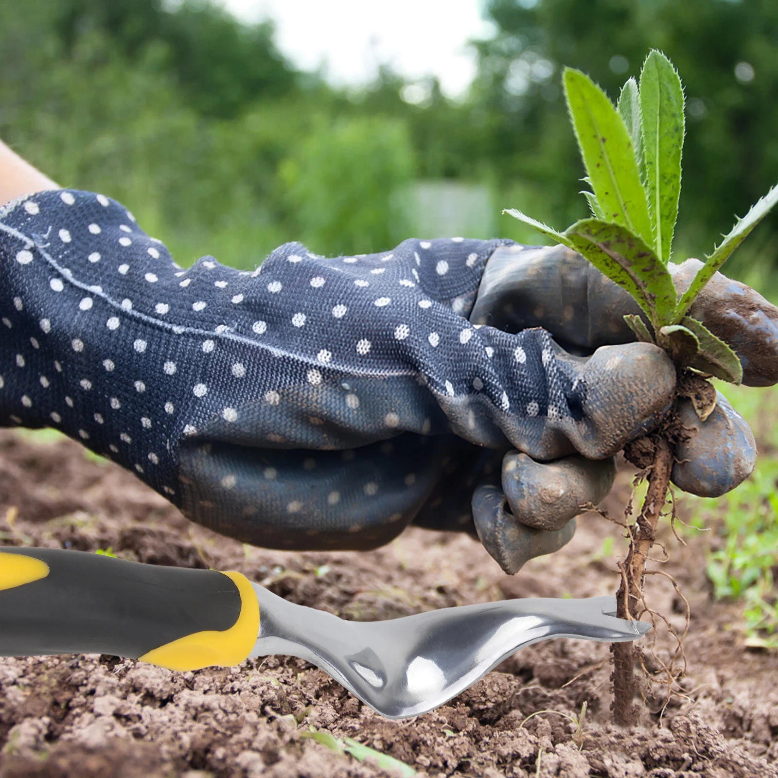 

Weeder Fork Manual Removal Tool with Ergonomic Rubber Handle for Grass Clumps Lightweight Die-Cast Aluminum Garden