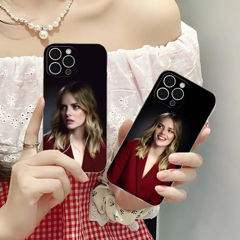 Samara Weaving Mobi…
