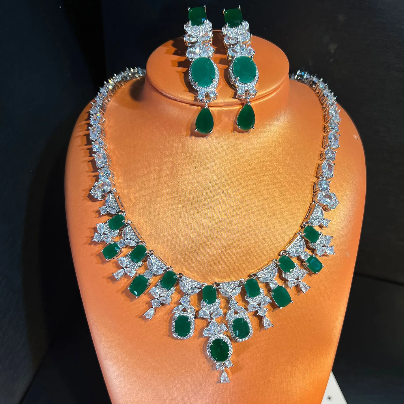 

Emerald Green Fashion Wedding Banquet 5A Zircon Earrings And Necklace Jewelry Set for Women