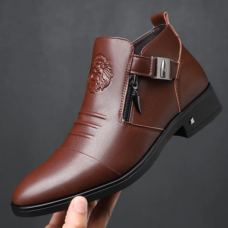 الشتاء أحذية رجالية فاخرة الرجال عالية الجودة جلدية الفراء Watm أحذية رجالية البريدي الذكور أحذية من الجلد جديد النقش اليدوية الأحذية