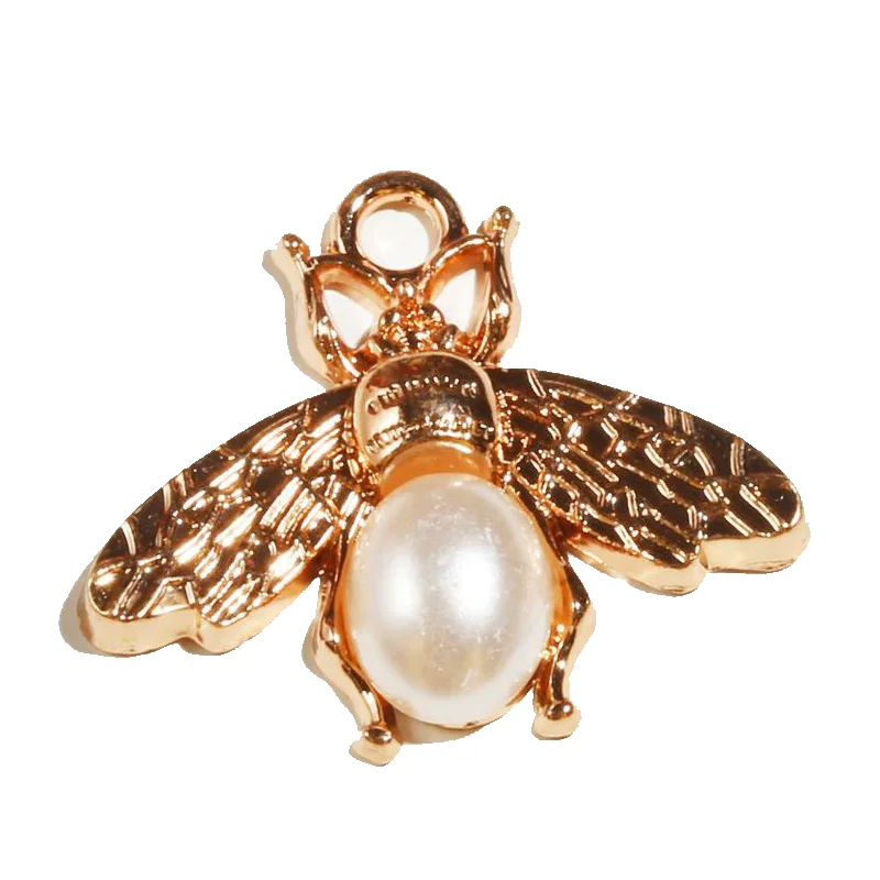 

Bee-Themed Metal Accessories Perfect for Pairing with Various Hats and Clothing