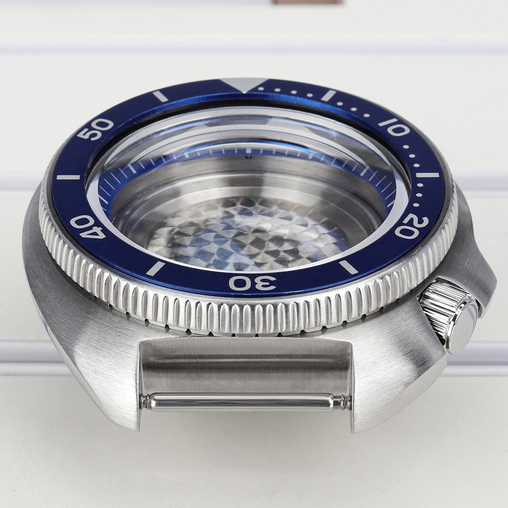 44-mm-Gehäuse für mechanische Herrenuhren, zum Zusammenbauen, mit AR-Saphirglas, passend für NH35-, NH36- und NH70-Uhrwerke, mit Kapitelring und Krone bei 4.1 Uhr. – Detail 10