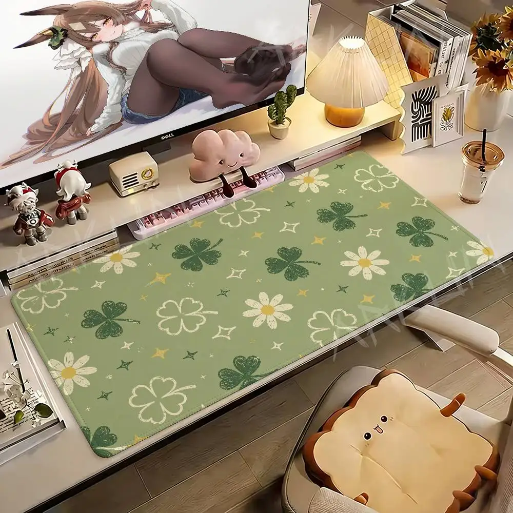 Green Floral Clover Mouse Pad Sage Green Aesthetic Flower Pattern Desk Mat, Non‑Slip Rubber Mousepad for Office Laptop Gaming