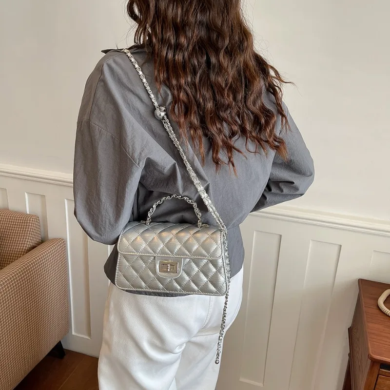 

Минималистичная роскошная модная сумка для подгузников для женщин: элегантная кожаная сумка через плечо, классическая винтажная дизайнерская сумка-тоут.