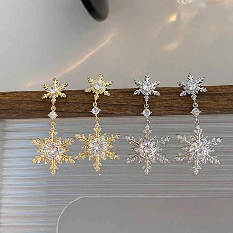 New Shiny Snowflake Earrings for Women Unique Imitation Pearl Long Chain Rhinestone Retro Pendant Earrings Fashionable Jewelry