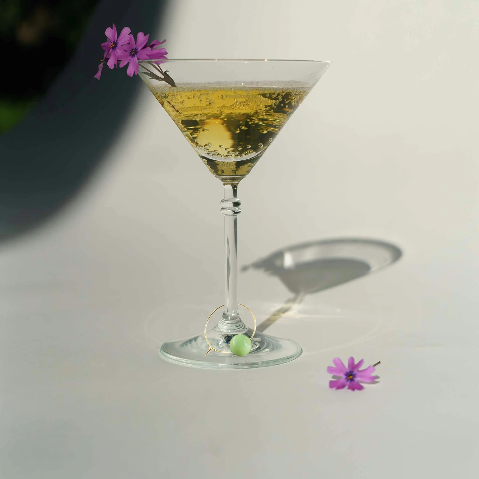 

200Pcs Metal Glass Markers Charms Gold Finish Replaceable Cup Identifiers Wedding Party Drink Tags Wine Glass Decorations