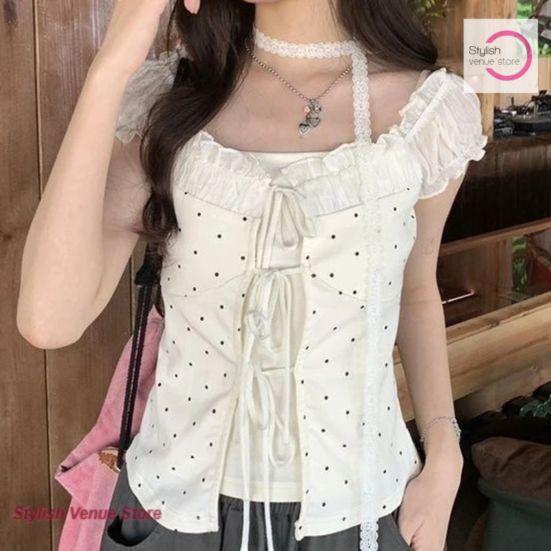 

Korean style fake two-piece polka-dot short-sleeved women's spring and summer new fashion strap slim casual sweet cute top.