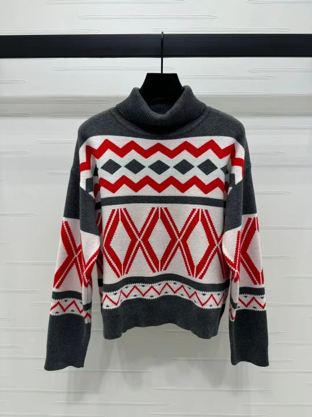 High end customized women's high neck knitted long sleeved sweater