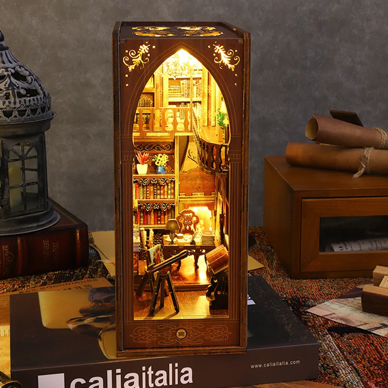 Fai da te Libro in legno Nook Scaffale Inserto Casa Kit casa in miniatura Biblioteca Scaffale Camera Casa delle bambole Fermalibri Puzzle Giocattoli Adulti Regalo di Natale