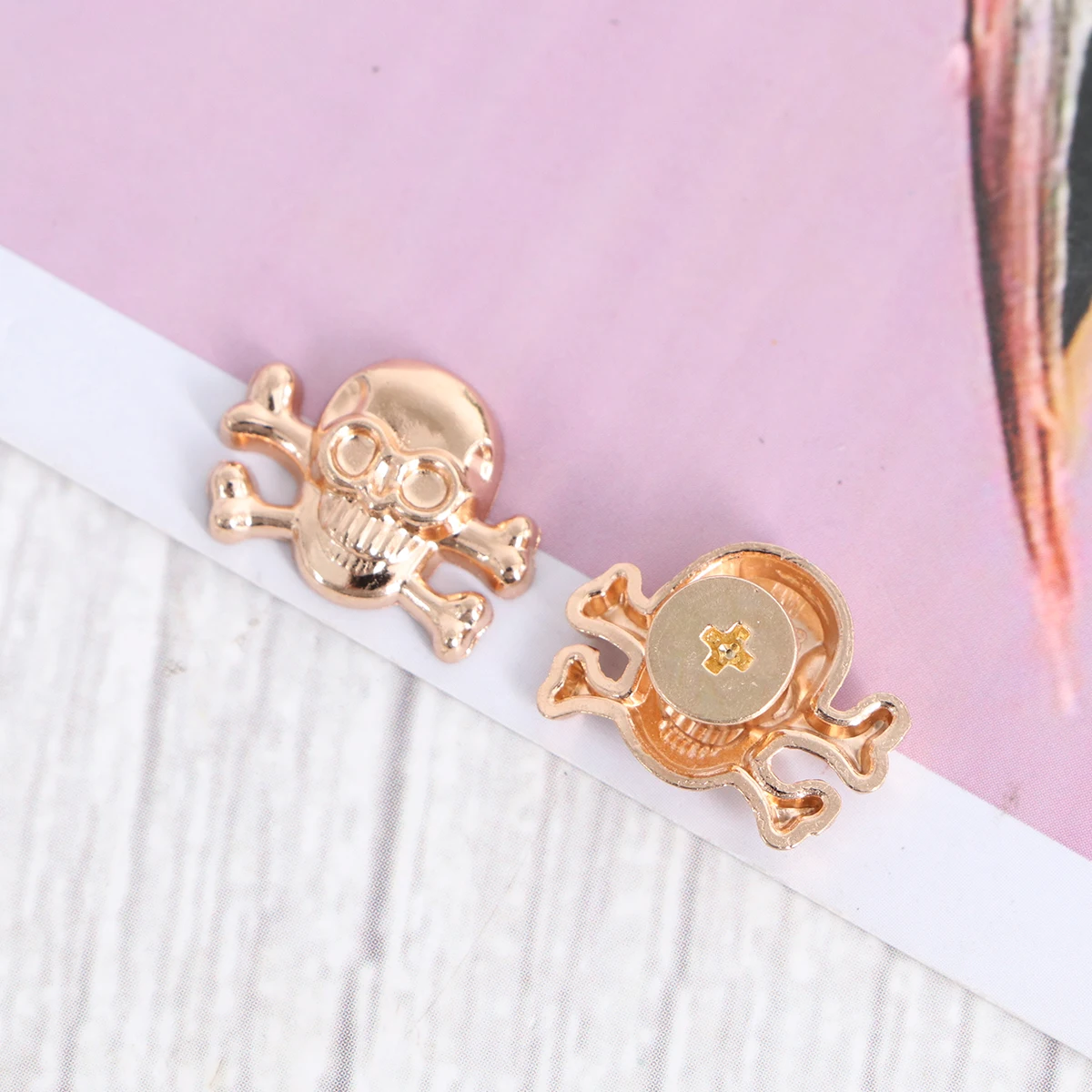 

10 Pcs Ghost Head Nail Punk Skull Stud Decoration Rivet DIY Craft Bracelet Jacket Shoe Belt Garment Art Making