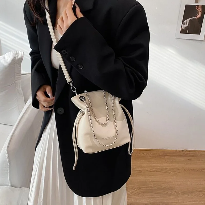 

New Women's Niche Bucket Bag - Premium Mini Crossbody Purse, Stylish Versatile Handbag for Daily Commute & Street Fashion