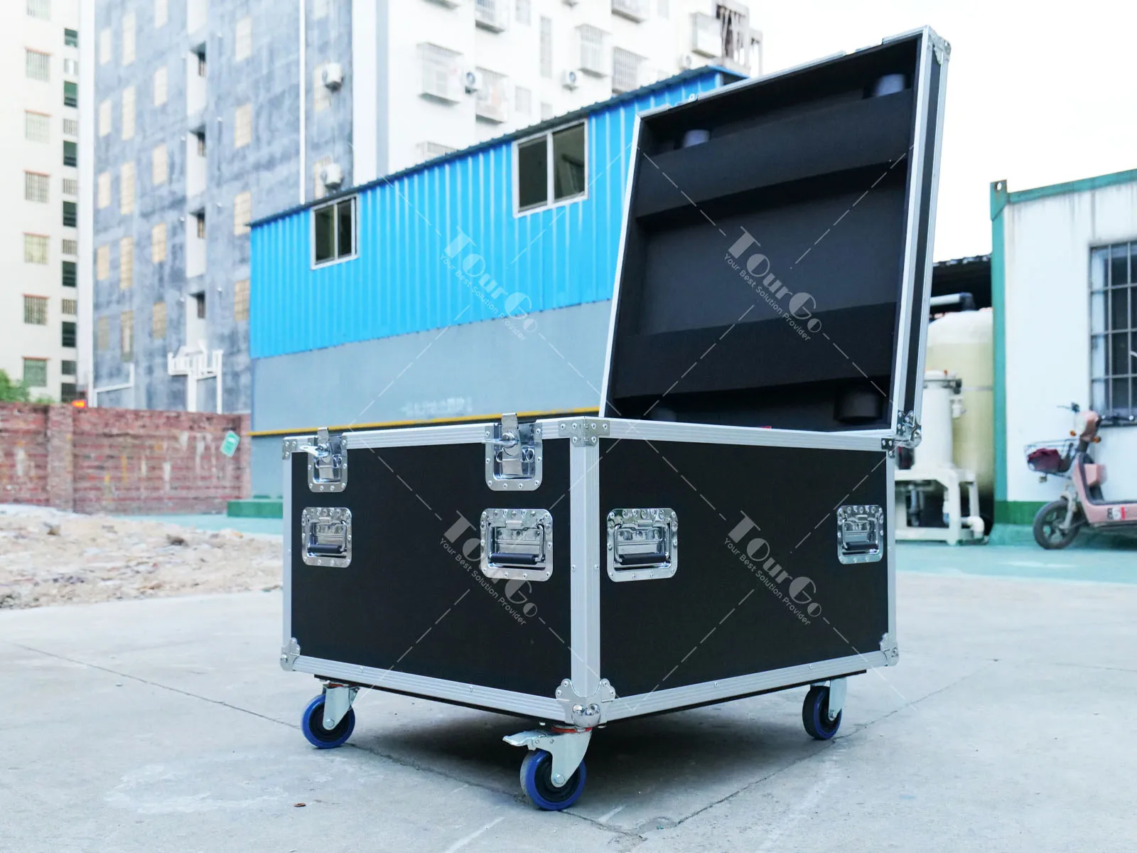 Flight Lighting Case for 6 Chauvet R2X Wash Fixtures