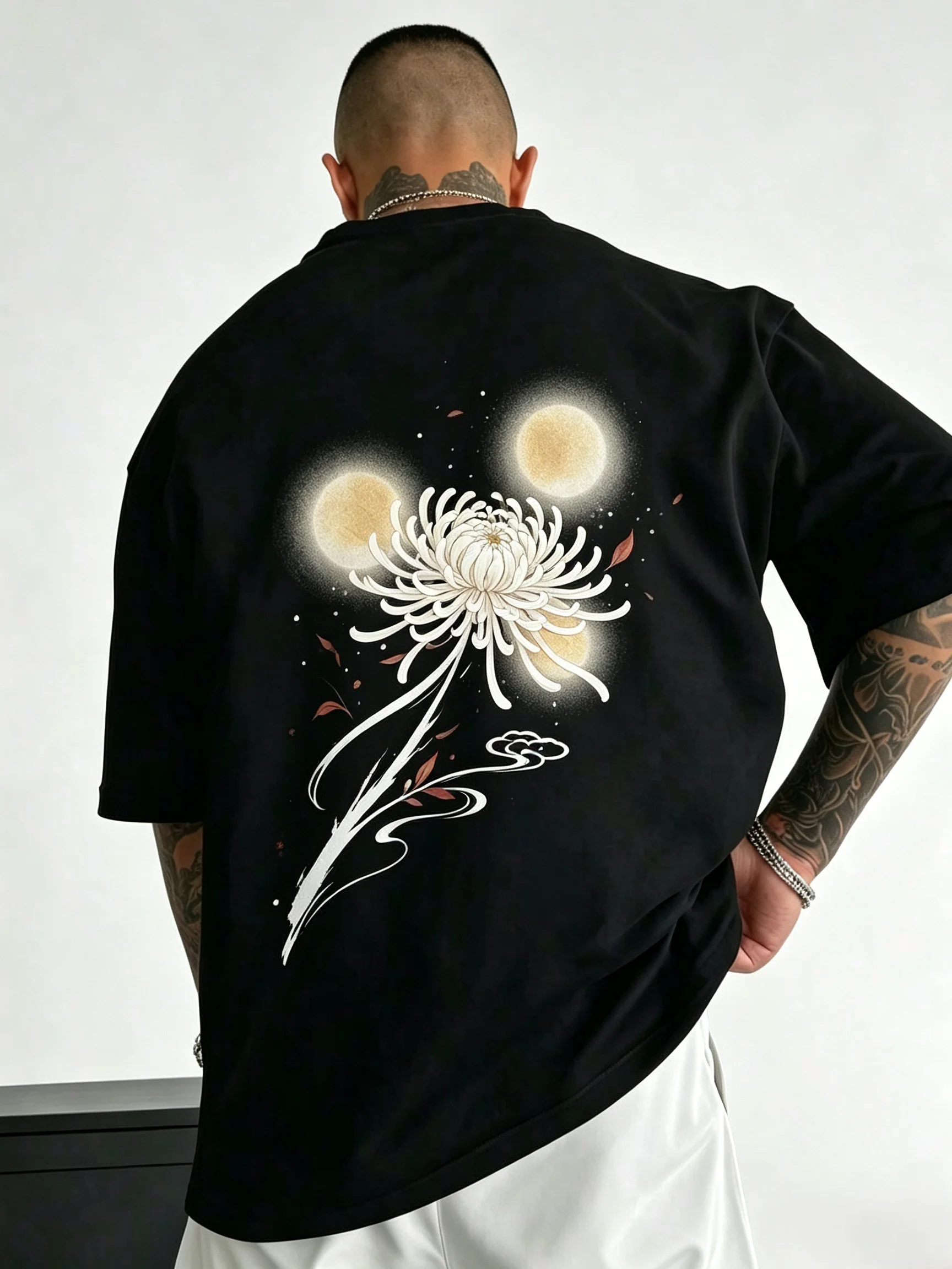 Unisex Oriental Chrysanthemum Triple Moons Graphic T-Shirt, Chinese Ink Cloud Floral Back Print Oversized Tee, Zen Streetwear Black Loose Short Sleeve Tops