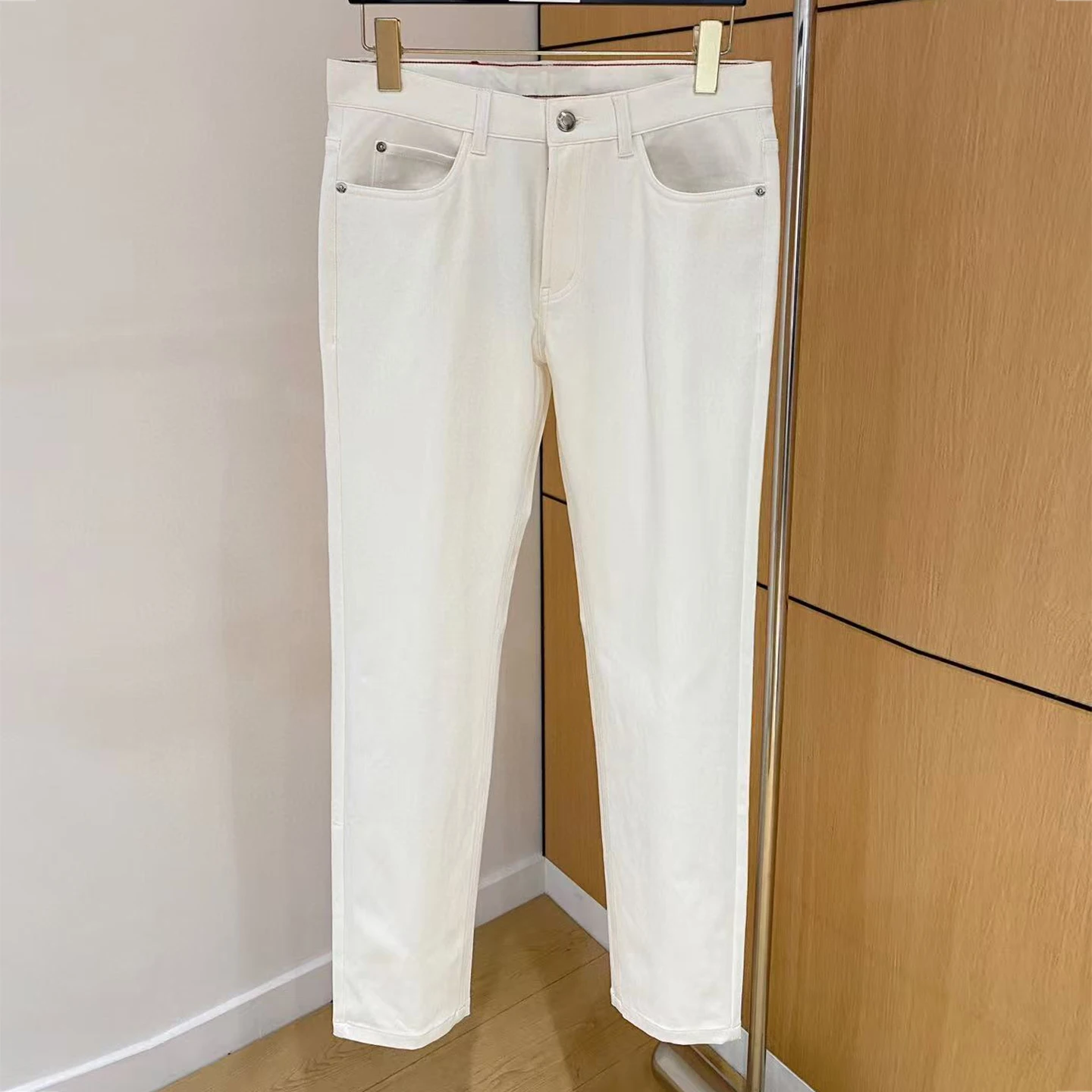 بنطال جينز رجالي إيطالي LP بلون سادة وبسيط بقصة ضيقة 25aw