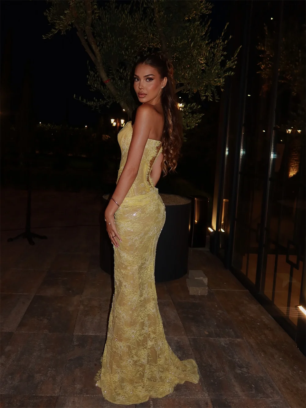 Customized Yellow Mermaid Lace Prom Dresses Embroidery Exposed Boning Sleeveless Side High Split Maxi Evening Dresses Luxury