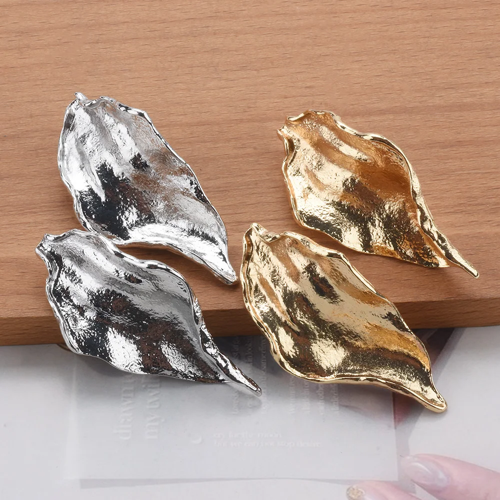 2026 New Vintage Punk Golden Irregular Twisted Metal Earrings Women Indian Statement Hip Hop Rock Earrings Lady Jewelry