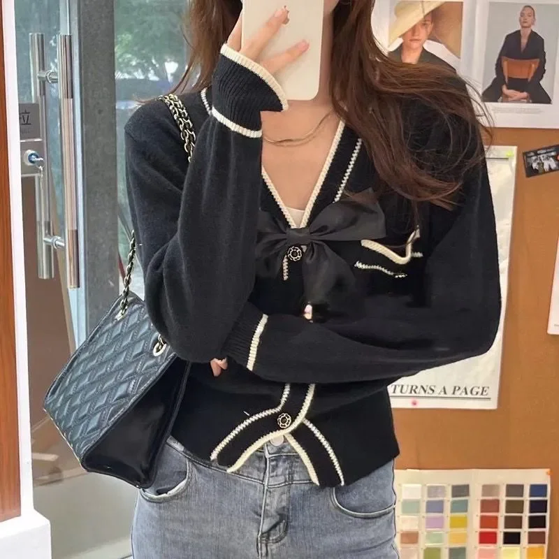 Herbst Winter V-ausschnitt Strickjacke Pullover Women2025 Neue Mode Lose Beiläufige Strickwaren Bowknot Reine Farbe taste Oberbekleidung Weibliche