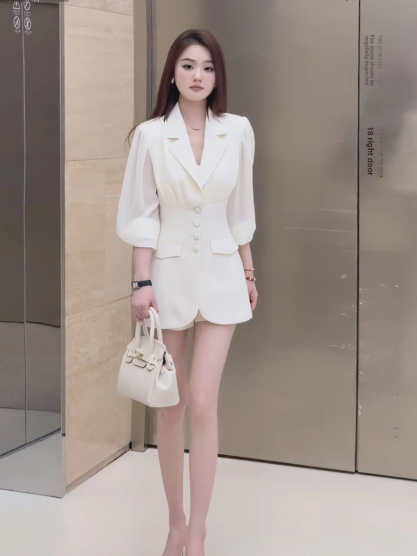 

Женский деловой костюм Ele Profional: пиджак с завышенной талией и шорты, весенний модный комплект для женщин 25-35 лет