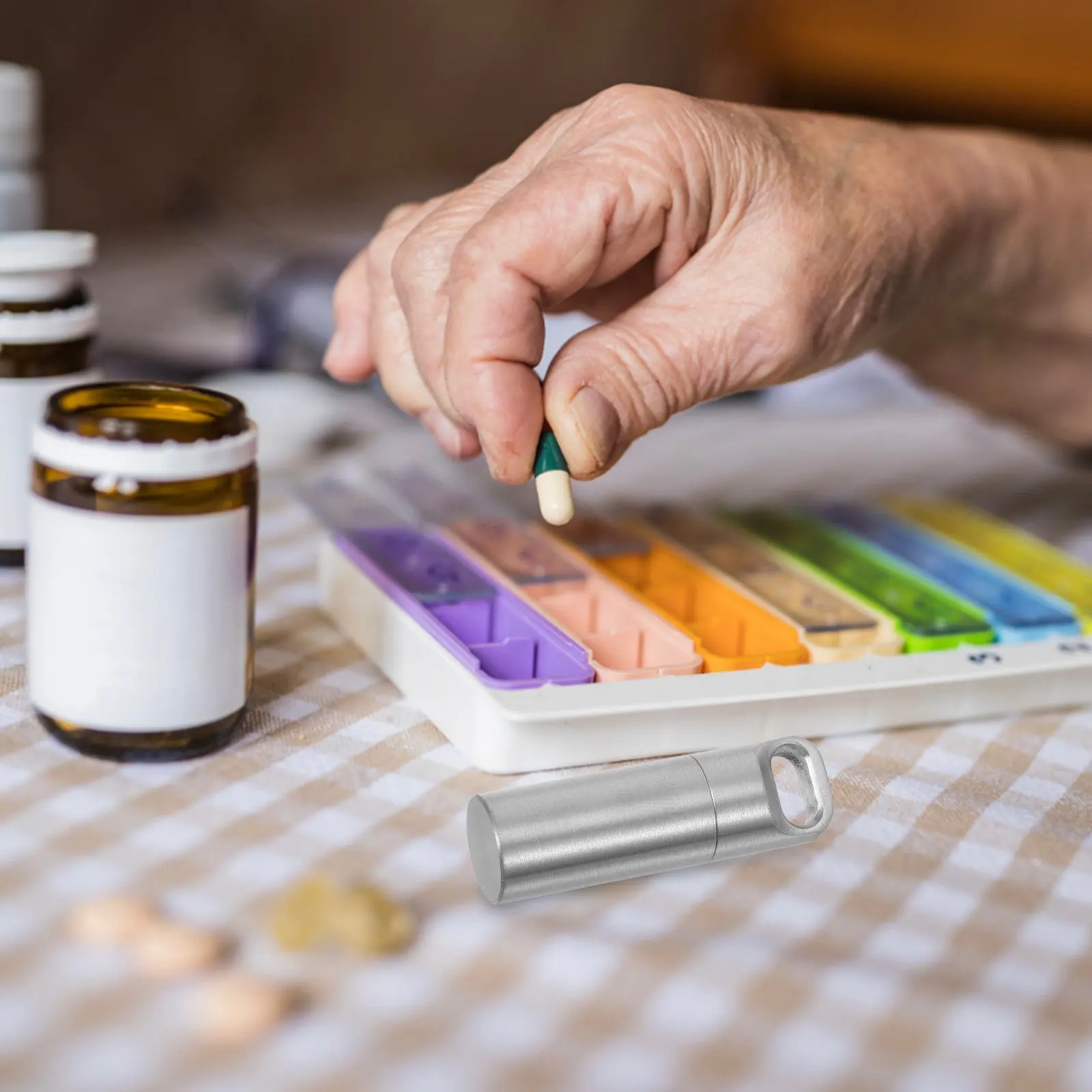 

Маленькая водонепроницаемая таблетница из нержавеющей стали с герметичным замком и кольцом для ключей, портативный компактный контейнер для лекарств для ежедневного использования