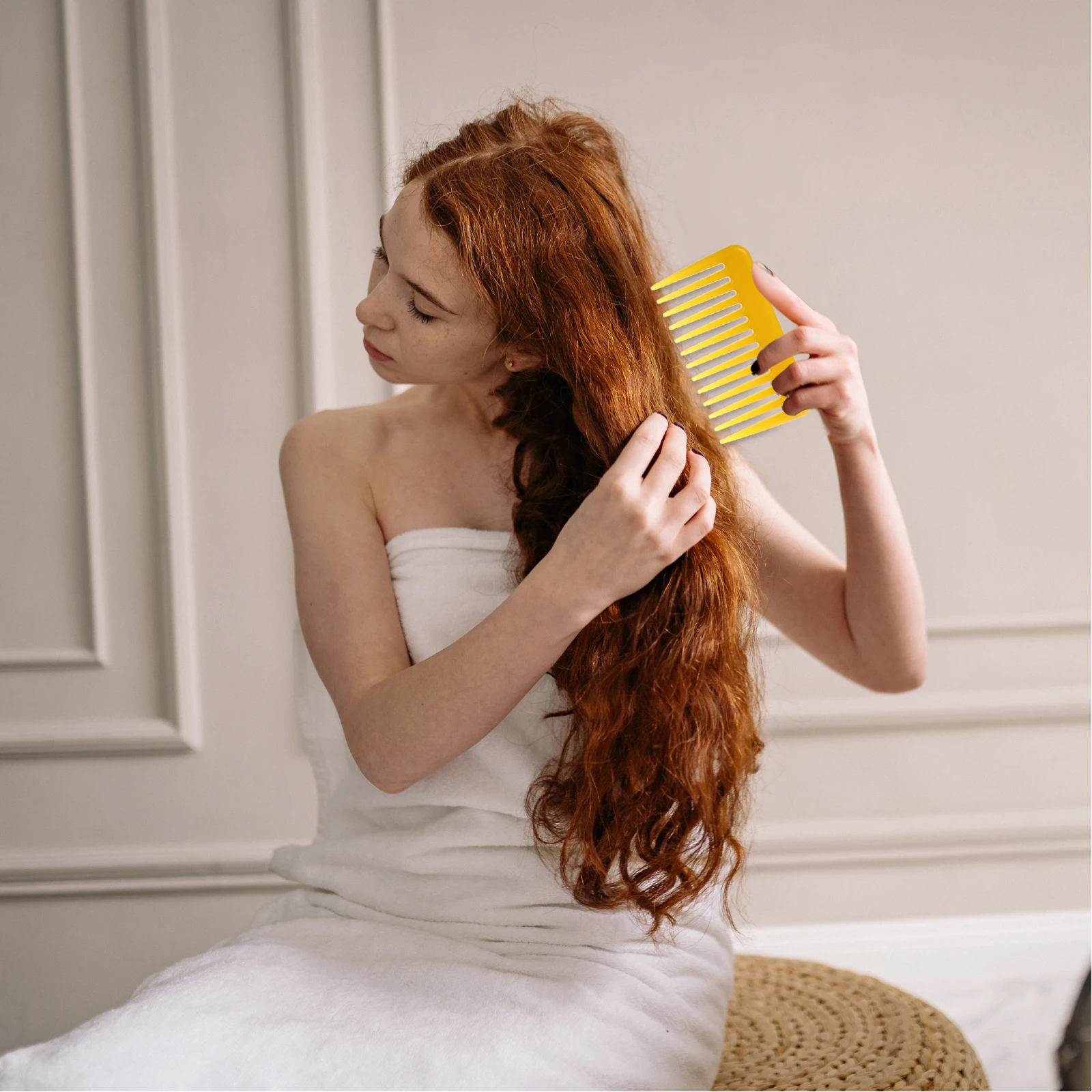 

Wide Tooth Plastic Comb Portable Travel Detangling Hair Styling Tool Durable Compact Ergonomic Hairdresser Household Comb