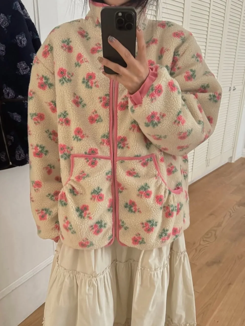 

Шикарный свитер в стиле ретро с вышитой отделкой из меха ягненка, осенне-зимняя антивозрастная винтажная маленькая верхняя одежда Quali