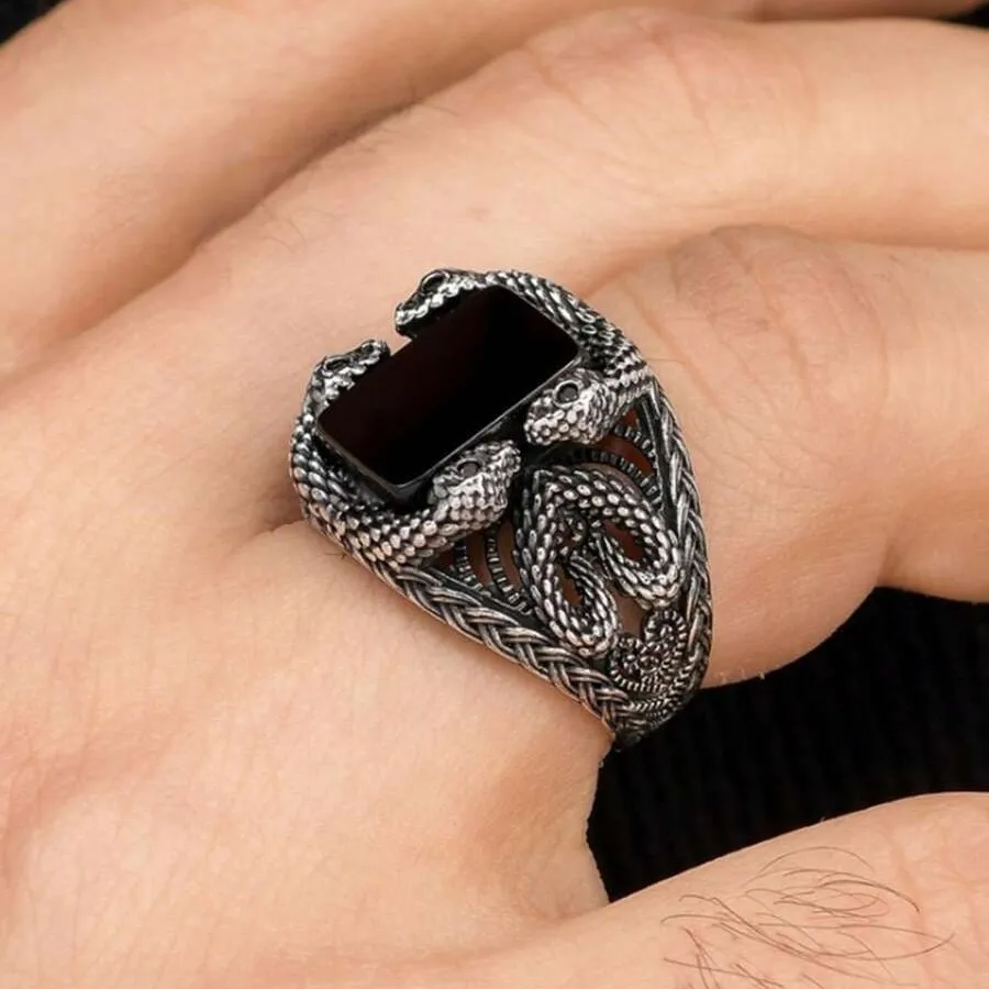 

Gothic Punk Rock Snake Pattern Ring, Retro Twisted Wrapped Black Stone Zircon Ring Unisex Fashion Finger Jewelry
