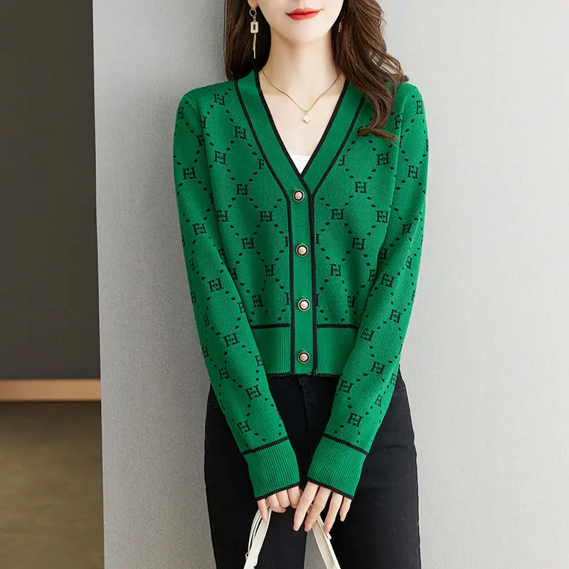 New in Outerwears V-neck Long Sleeve Wool Cardigans Women Vintage Geometric Plaid Knit Sweater Tops Mom\'s Sweater Spring Fashion