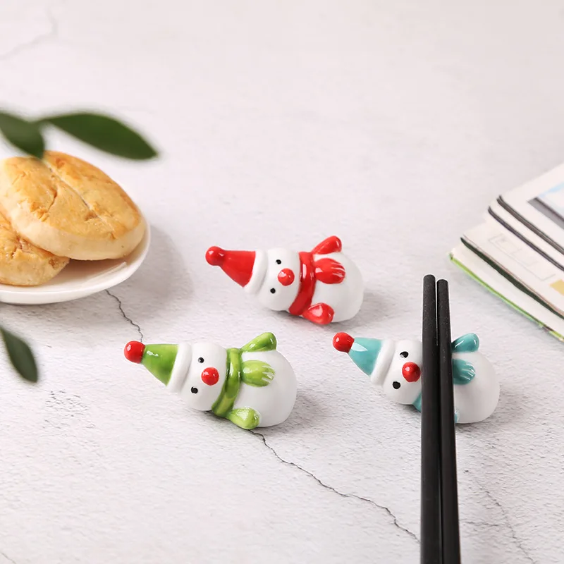 

Cute Cartoon Christmas Snowman Ceramic Chopstick Holder Home Kitchen Ornaments Hotel Restaurant Chopstick Rack Pen Holder