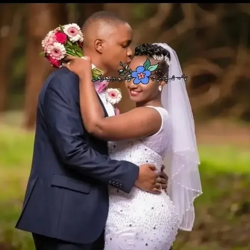 Maßgeschneiderte Luxus ärmellose Pailletten Perlen Sexy Designer echte Meerjungfrau Brautkleider Rüschen Schicht Fischschwanz