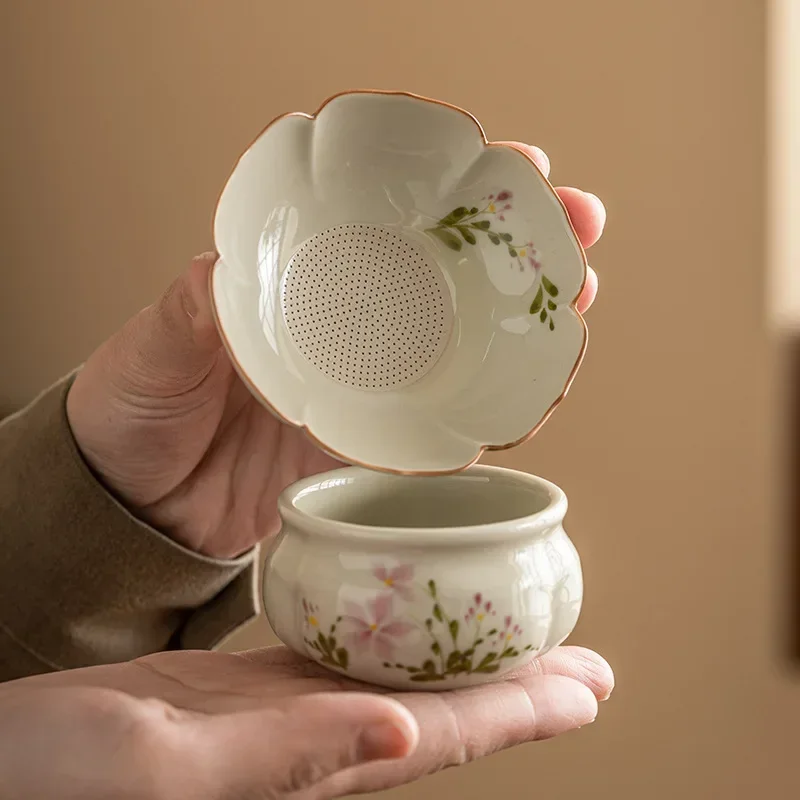 Hand Painted Little Daisy High-End Porcelain Strainer Household Tea Compartment Kung Fu Tea Utensils