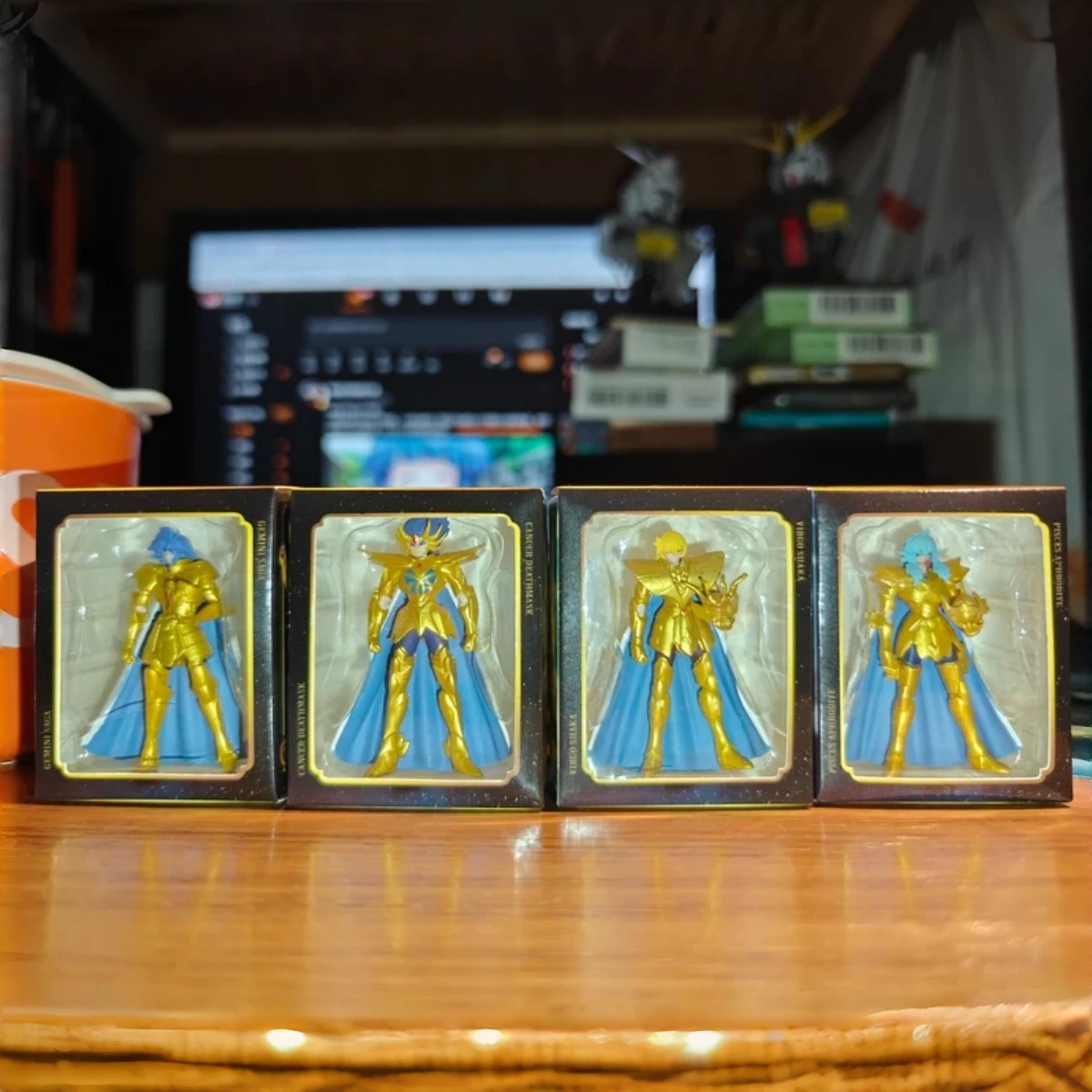 

Bandai Saint Seiya Saint Cloth Myth Ex Miniature Collection Action Figure 5cm 4 Types Gashapon Capsule Boxed Anime Collector Toy