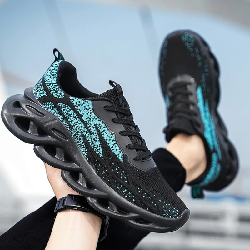 

Summer Lightweight New Large-sized Lace-up Flat Low-top Breathable Color-blocking Fly-woven Outdoor Casual Sports Shoes