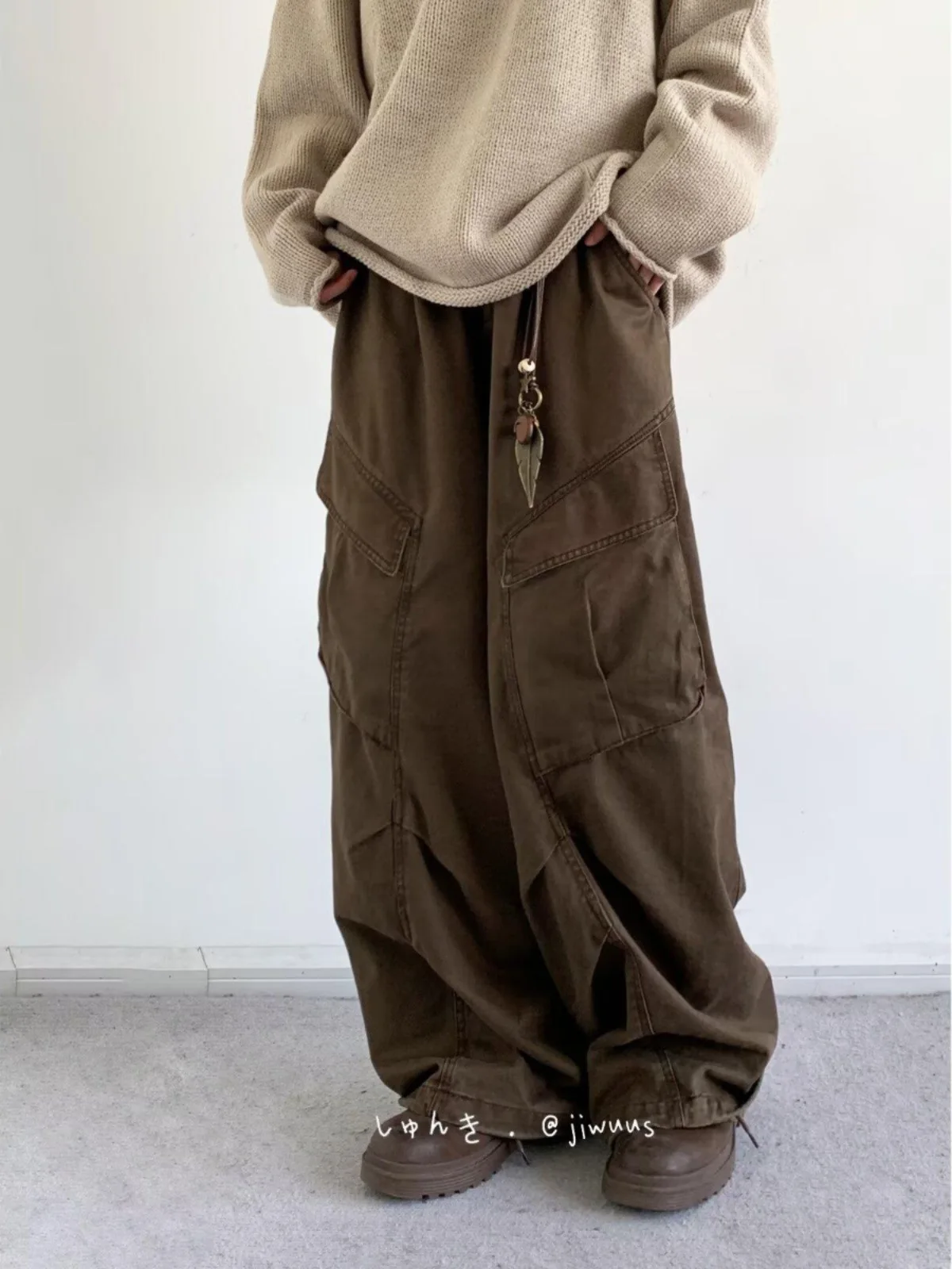 Japanese New Retro Trendy Wide Leg Pants Unisex Brown Cargo Trousers with Big Pockets  Loose Straight Casual Work Pants