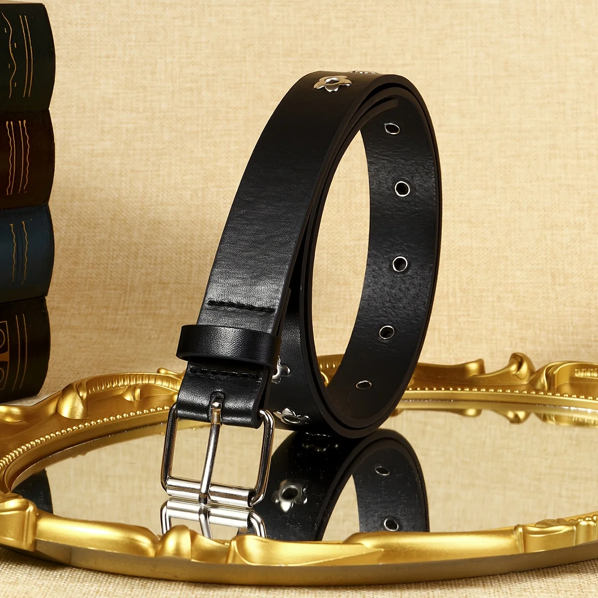 1 Piece of Women's Belt with Black Floral Rivets in Y2K Style, Simple and Versatile, Suitable for Casual Outings and Parties