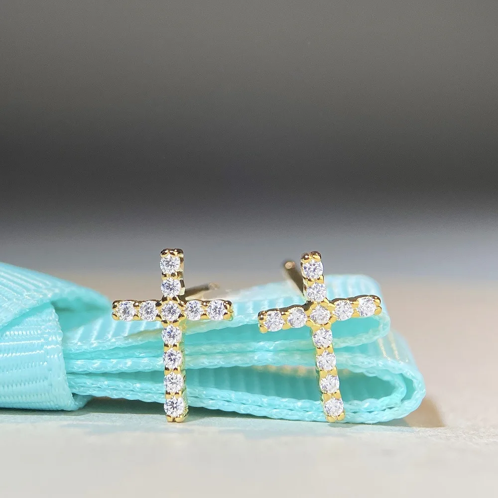 

S925 Pure Silver Moissanite Earring Inlaid with D-color Moissanite Eight Hearts and Eight Arrows