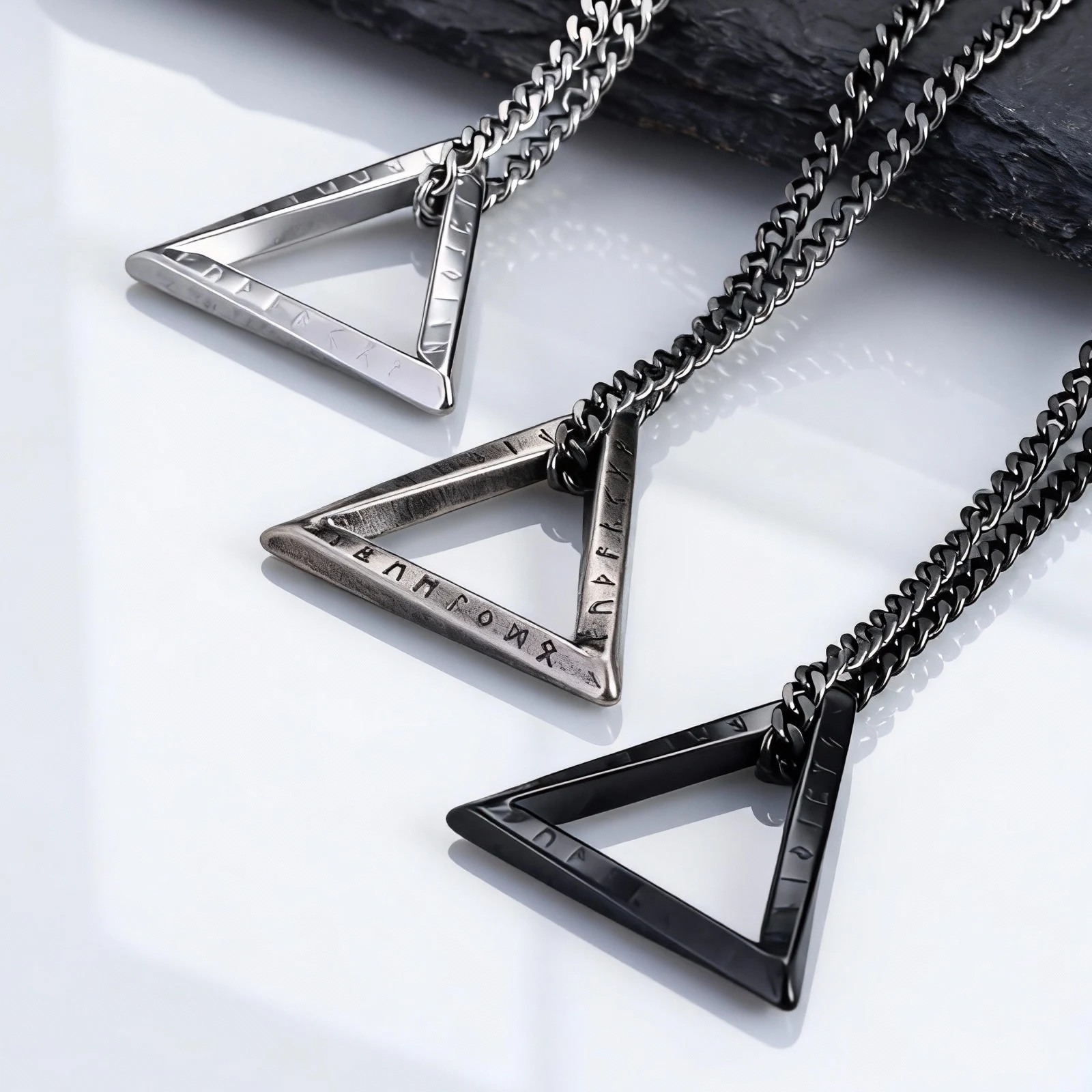 Herren Wikinger Rune Talisman Halskette, Vintage Edelstahl Mobius geometrische Halskette, Schmuck Geschenk für BBF Papa Sohn Ehemann – Detail 3